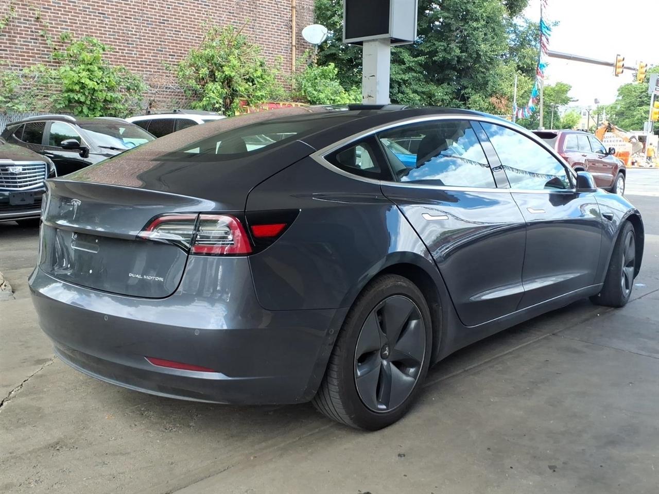 Tesla Model 3  2018