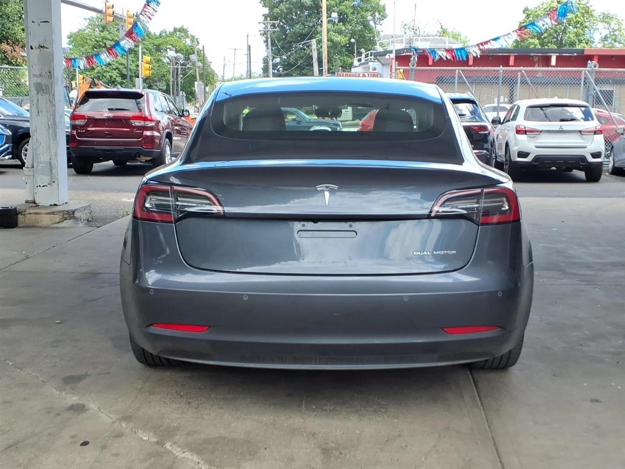 Tesla Model 3  2018