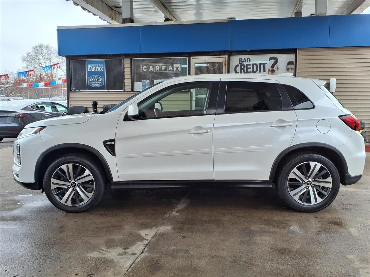 Mitsubishi Outlander Sport  2021