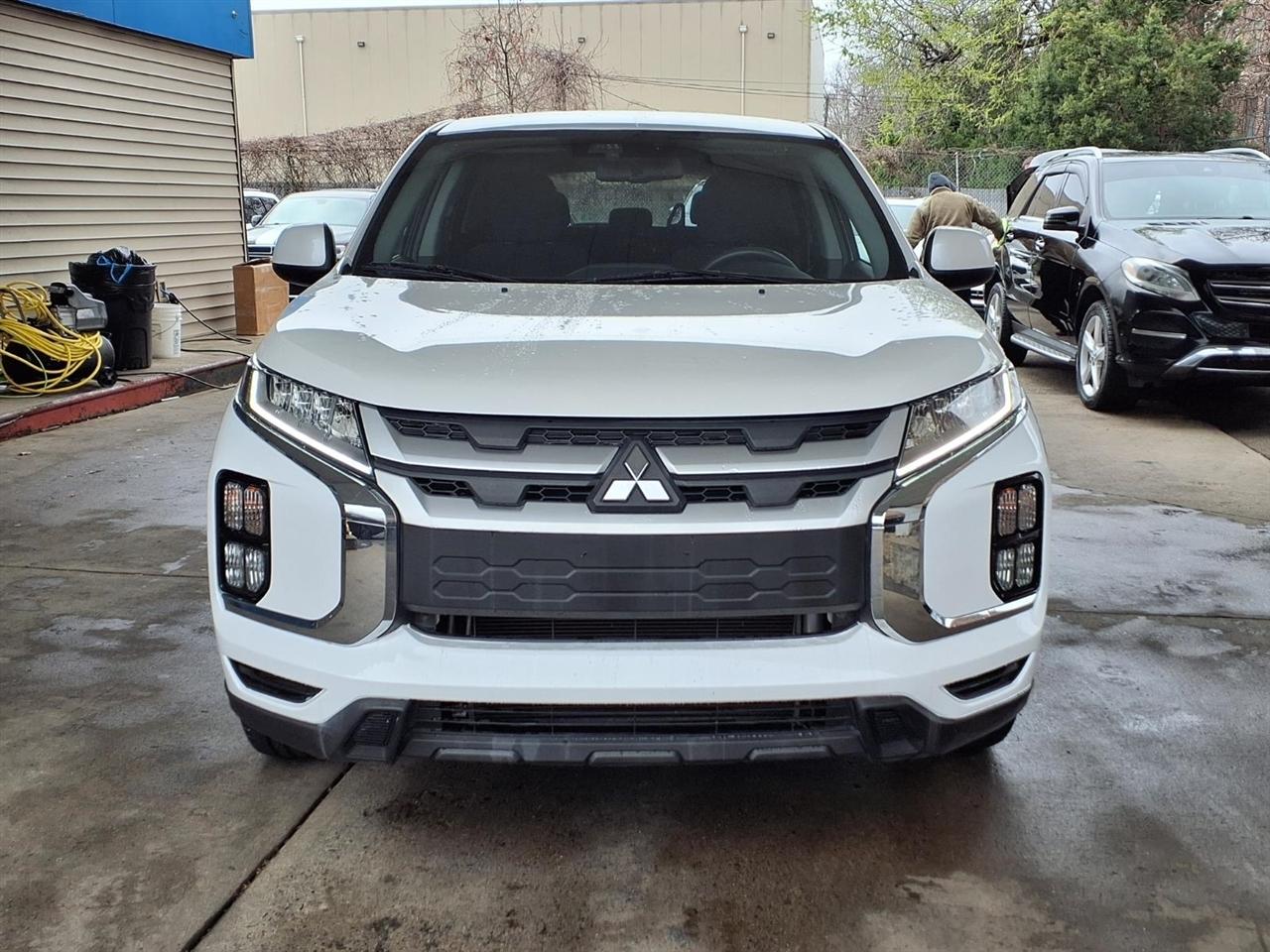 Mitsubishi Outlander Sport  2021