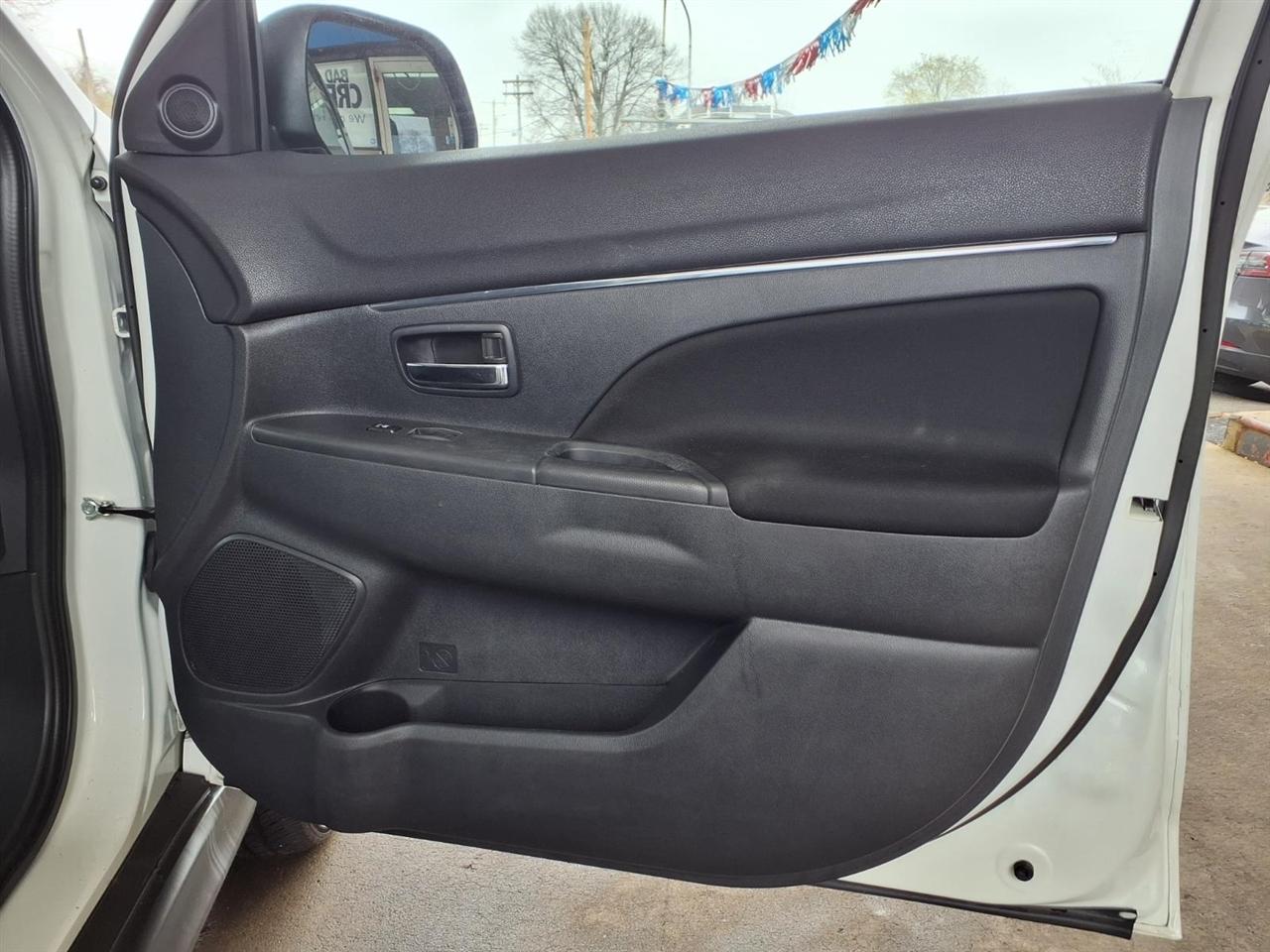 Mitsubishi Outlander Sport  2021