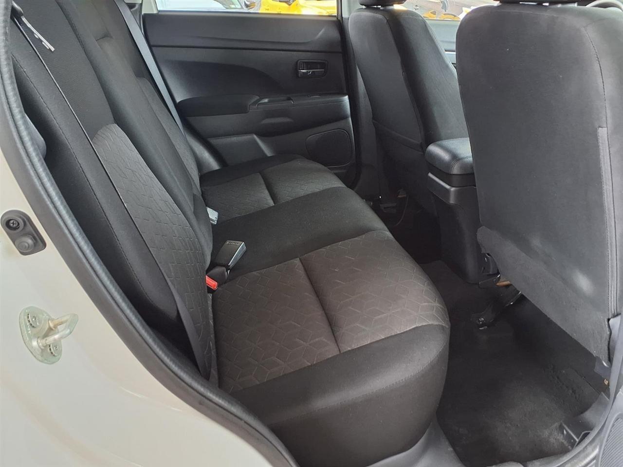 Mitsubishi Outlander Sport  2021