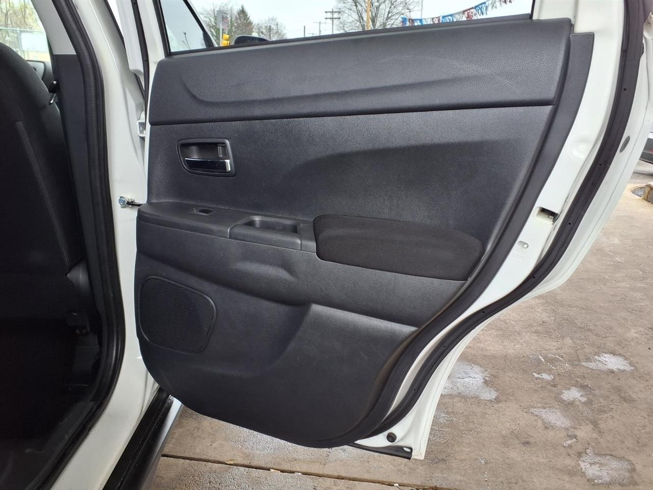 Mitsubishi Outlander Sport  2021