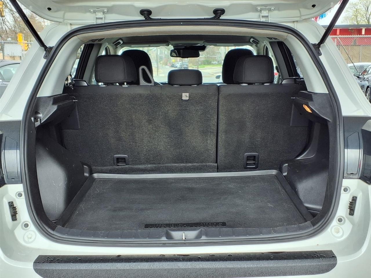 Mitsubishi Outlander Sport  2021