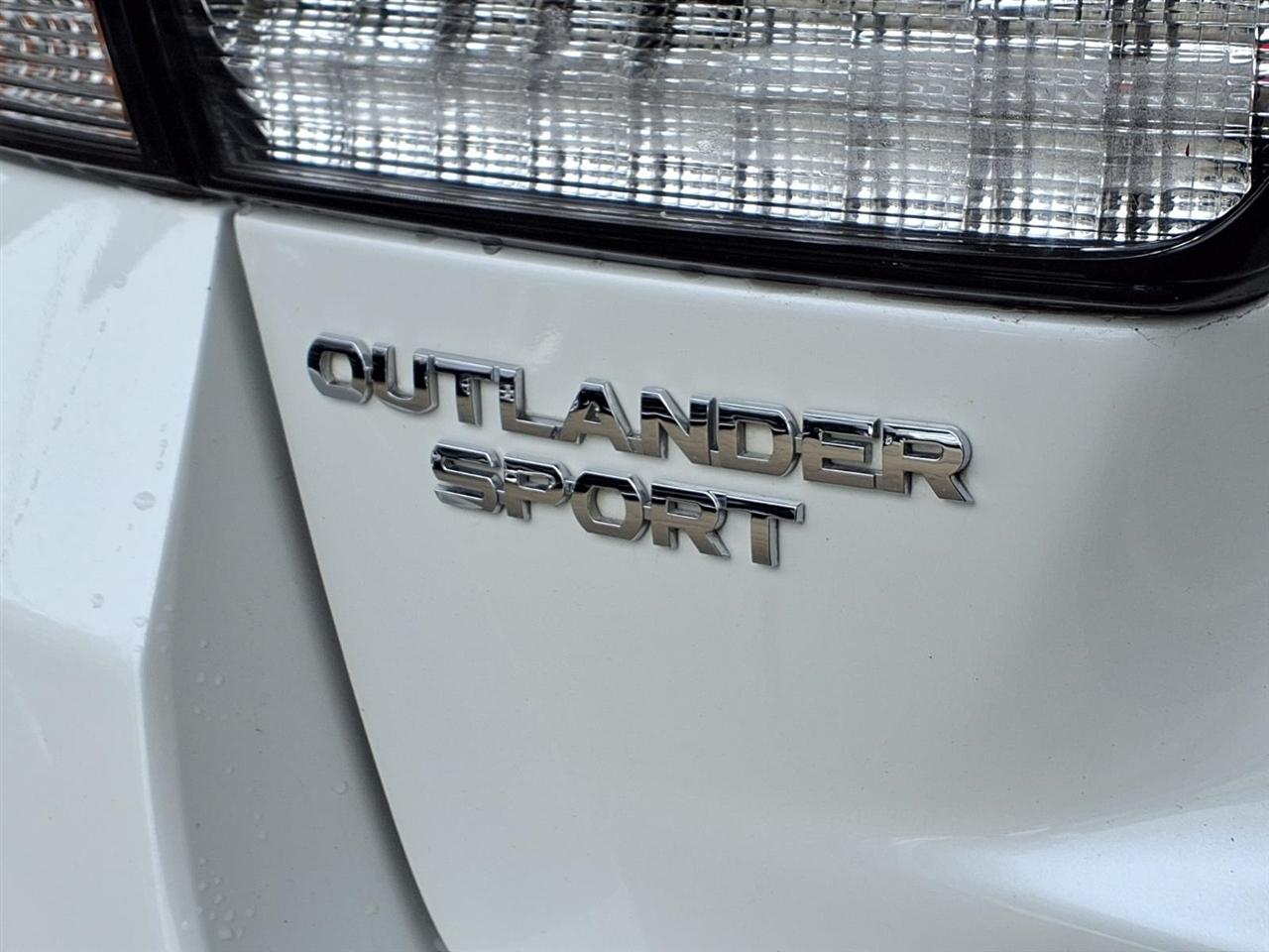 Mitsubishi Outlander Sport  2021