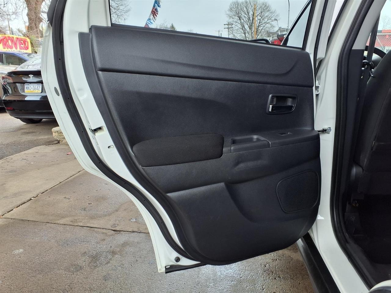 Mitsubishi Outlander Sport  2021