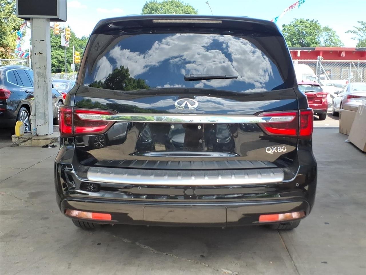 Infiniti QX80  2018