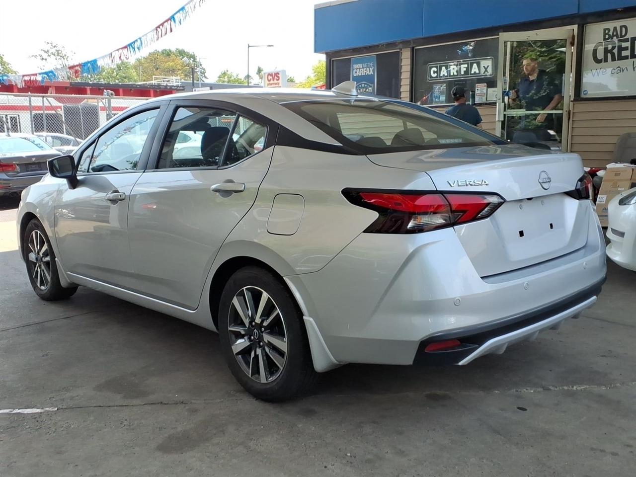 Nissan Versa  2025