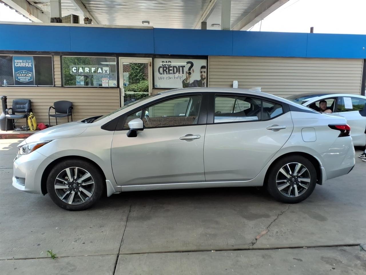 Nissan Versa  2025