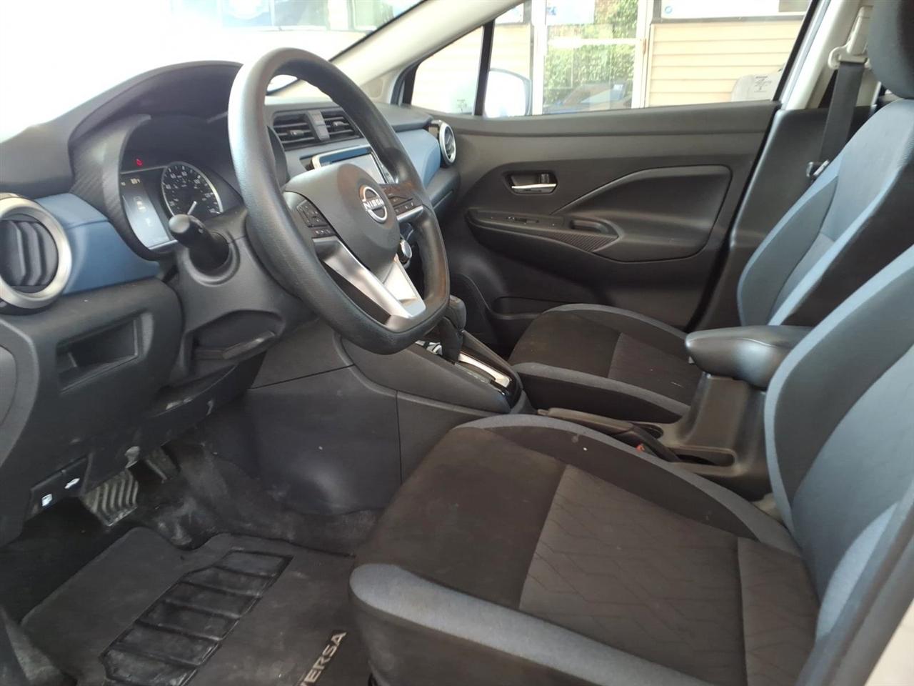 Nissan Versa  2025