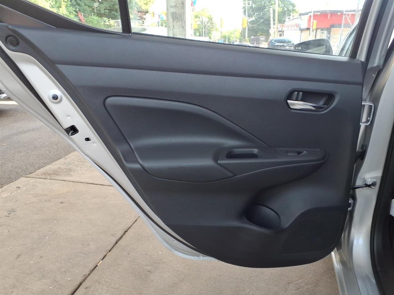 Nissan Versa  2025