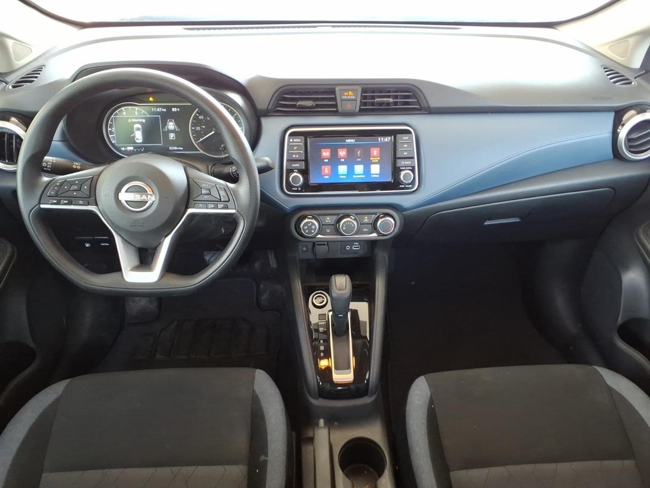Nissan Versa  2025