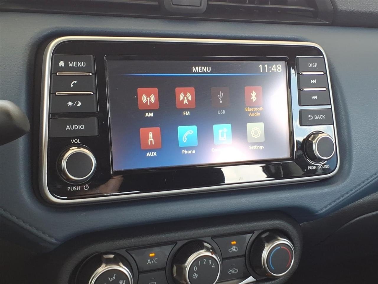 Nissan Versa  2025