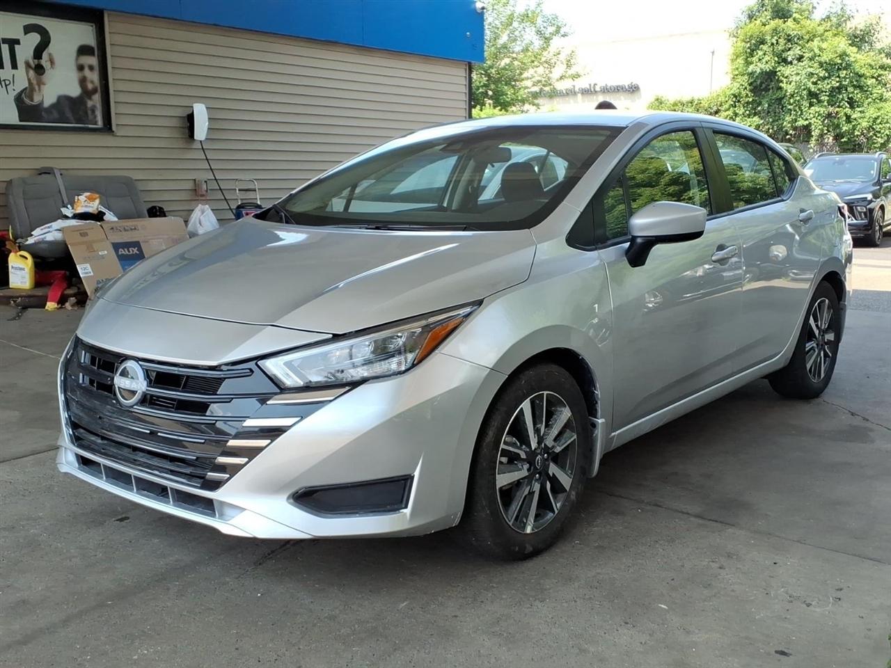 Nissan Versa  2025