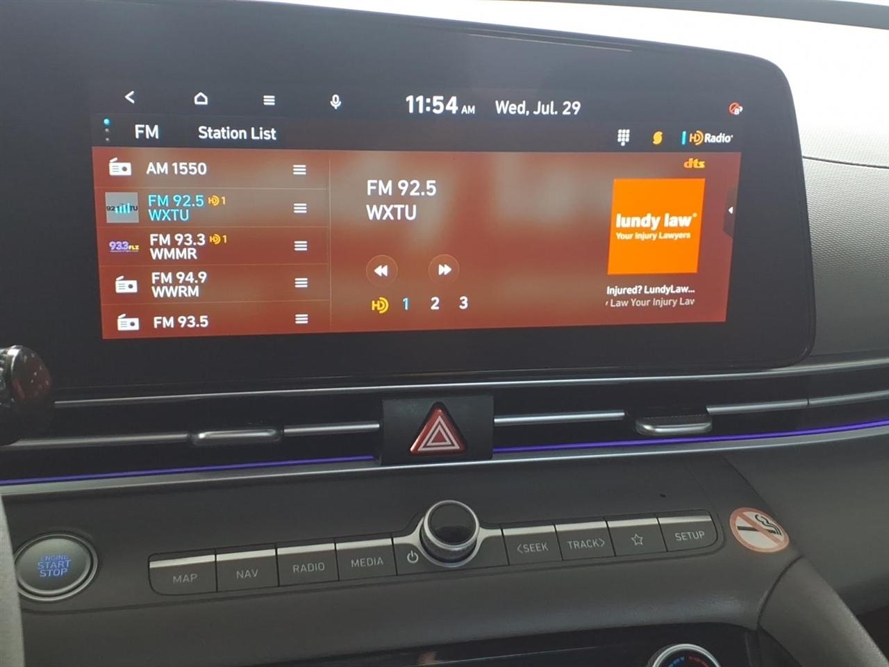 Hyundai Elantra  2024