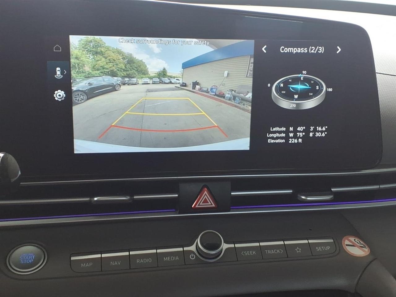 Hyundai Elantra  2024