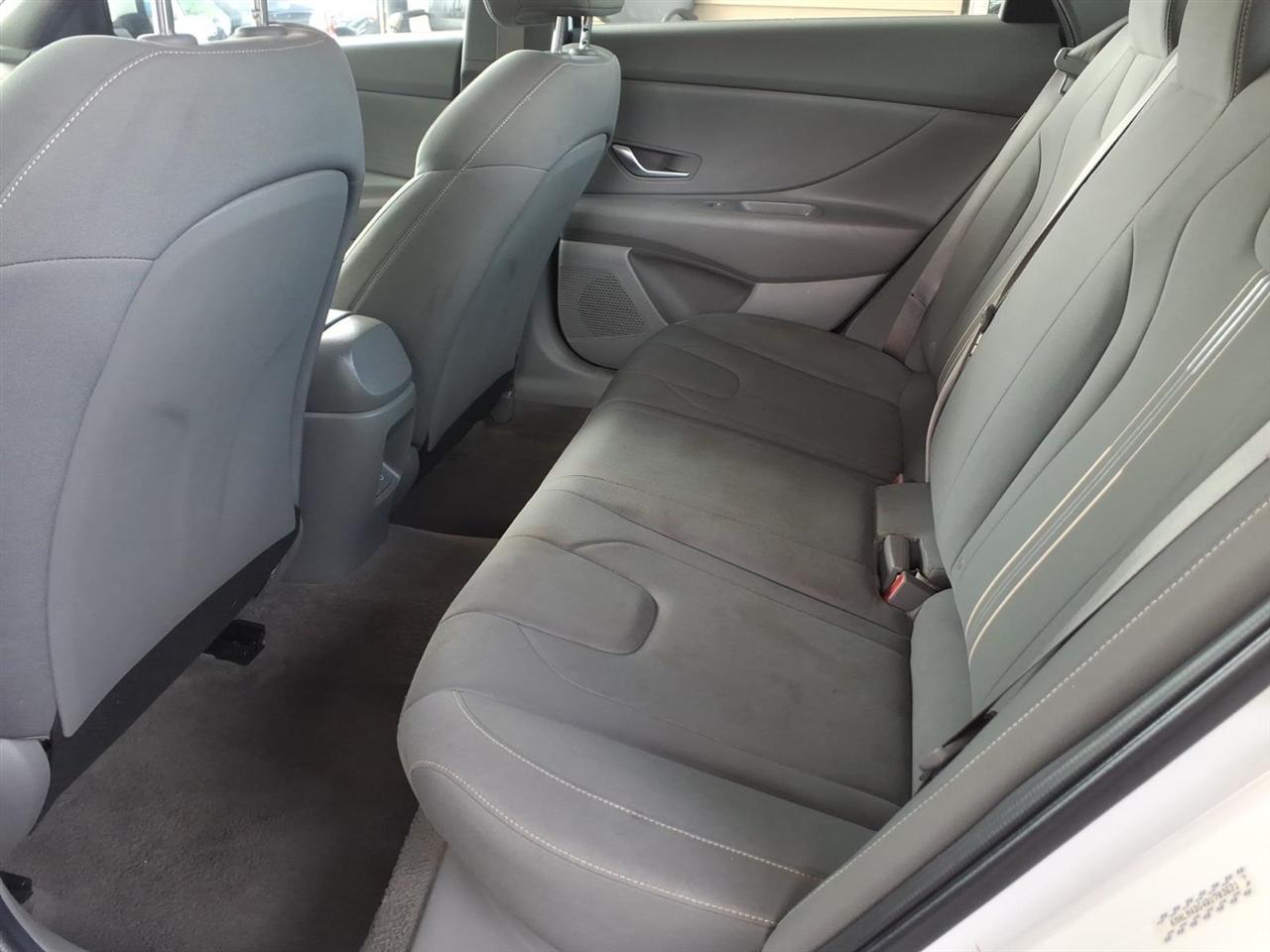 Hyundai Elantra  2024