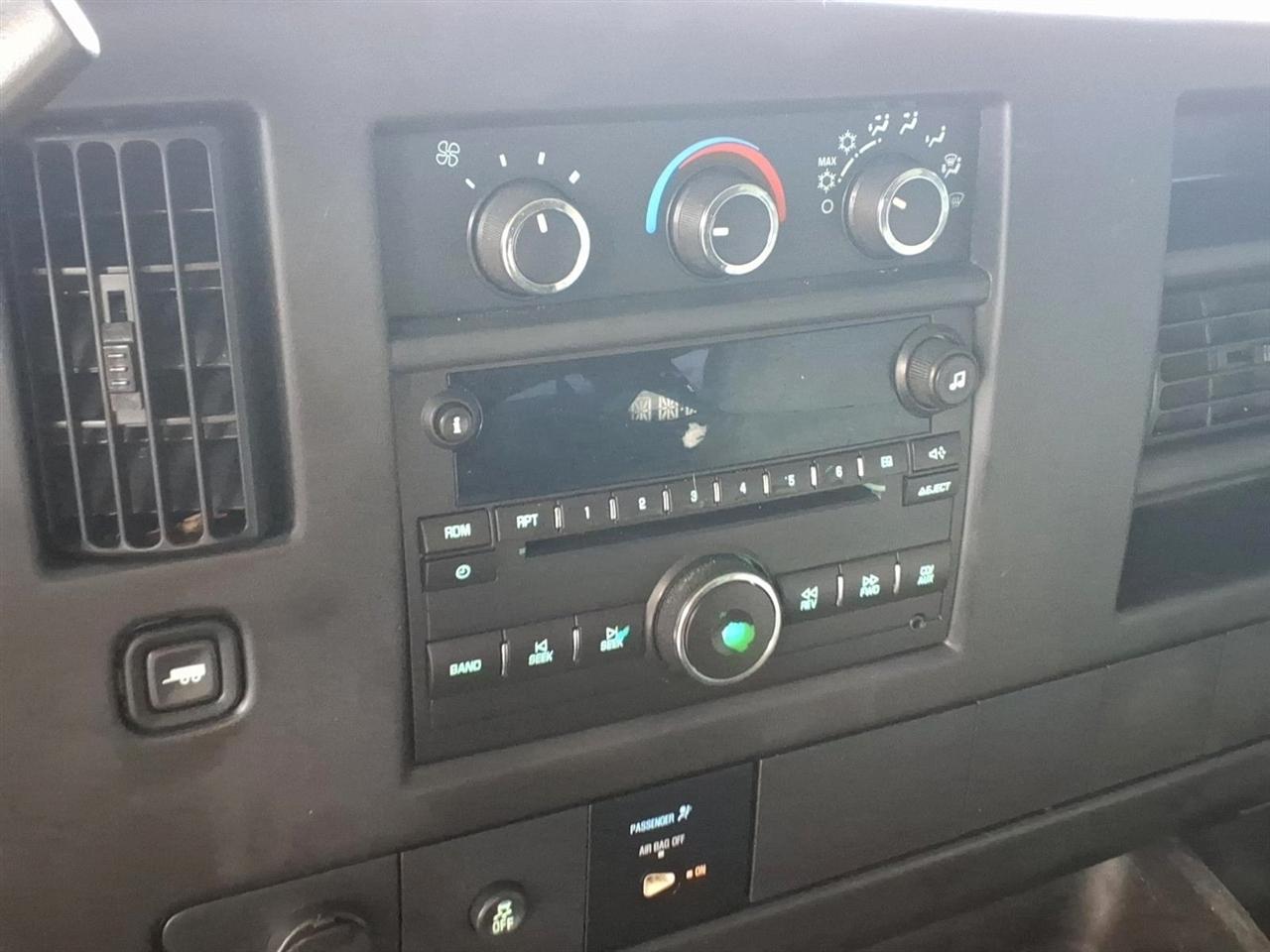 Chevrolet Express Passenger  2014
