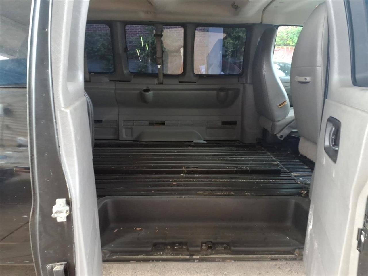 Chevrolet Express Passenger  2014