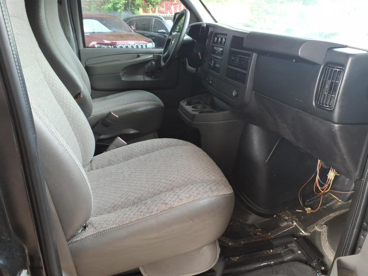 Chevrolet Express Passenger  2014