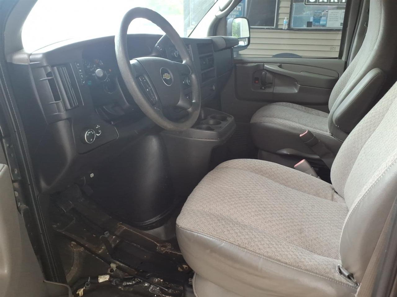 Chevrolet Express Passenger  2014