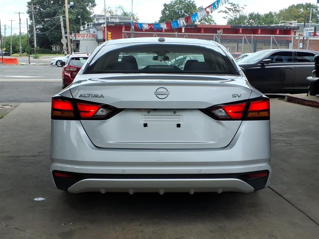 Nissan Altima  2024