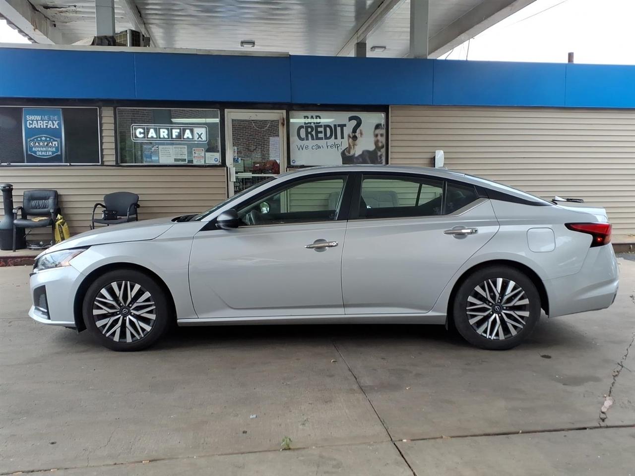 Nissan Altima  2024