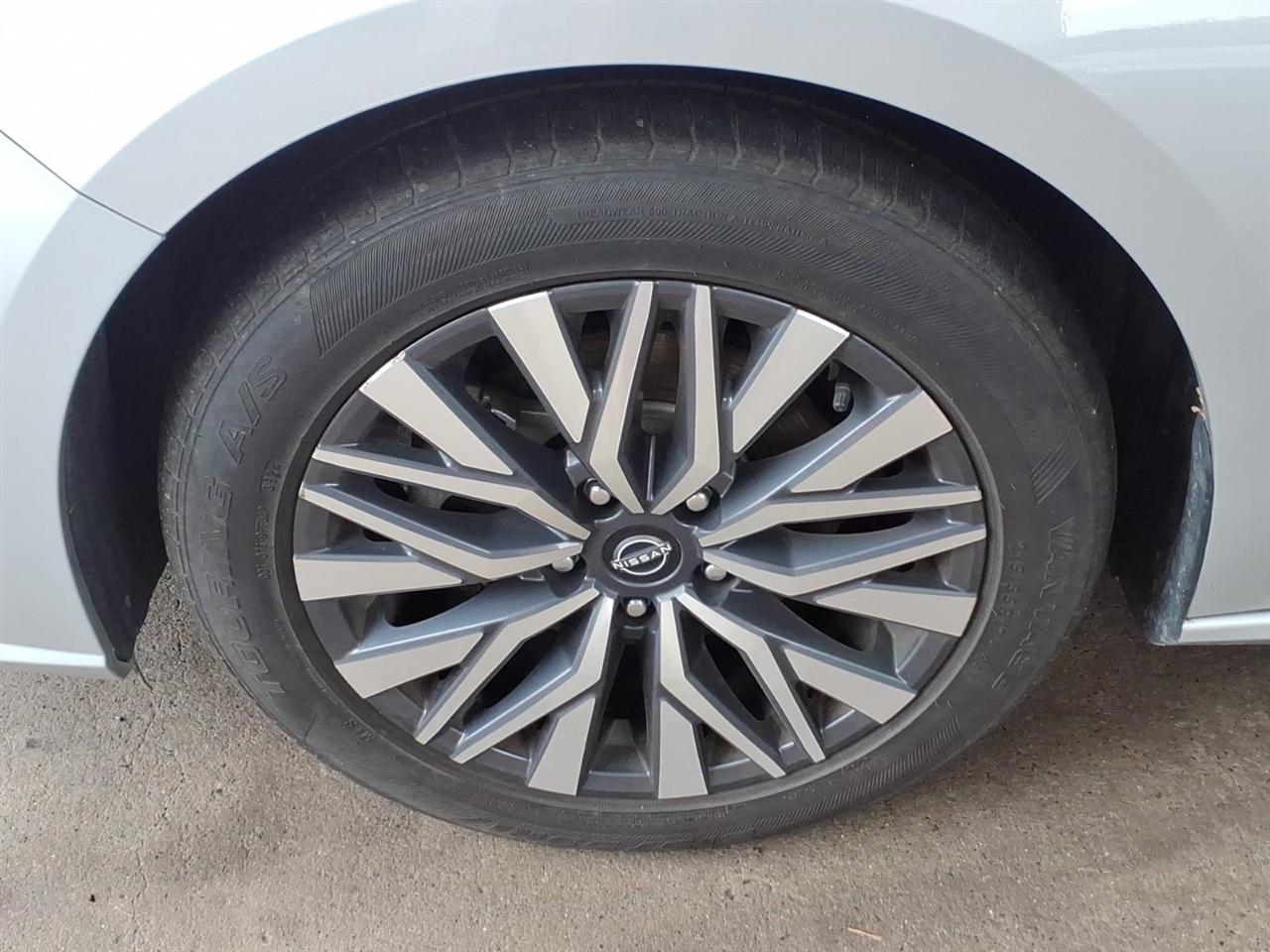 Nissan Altima  2024