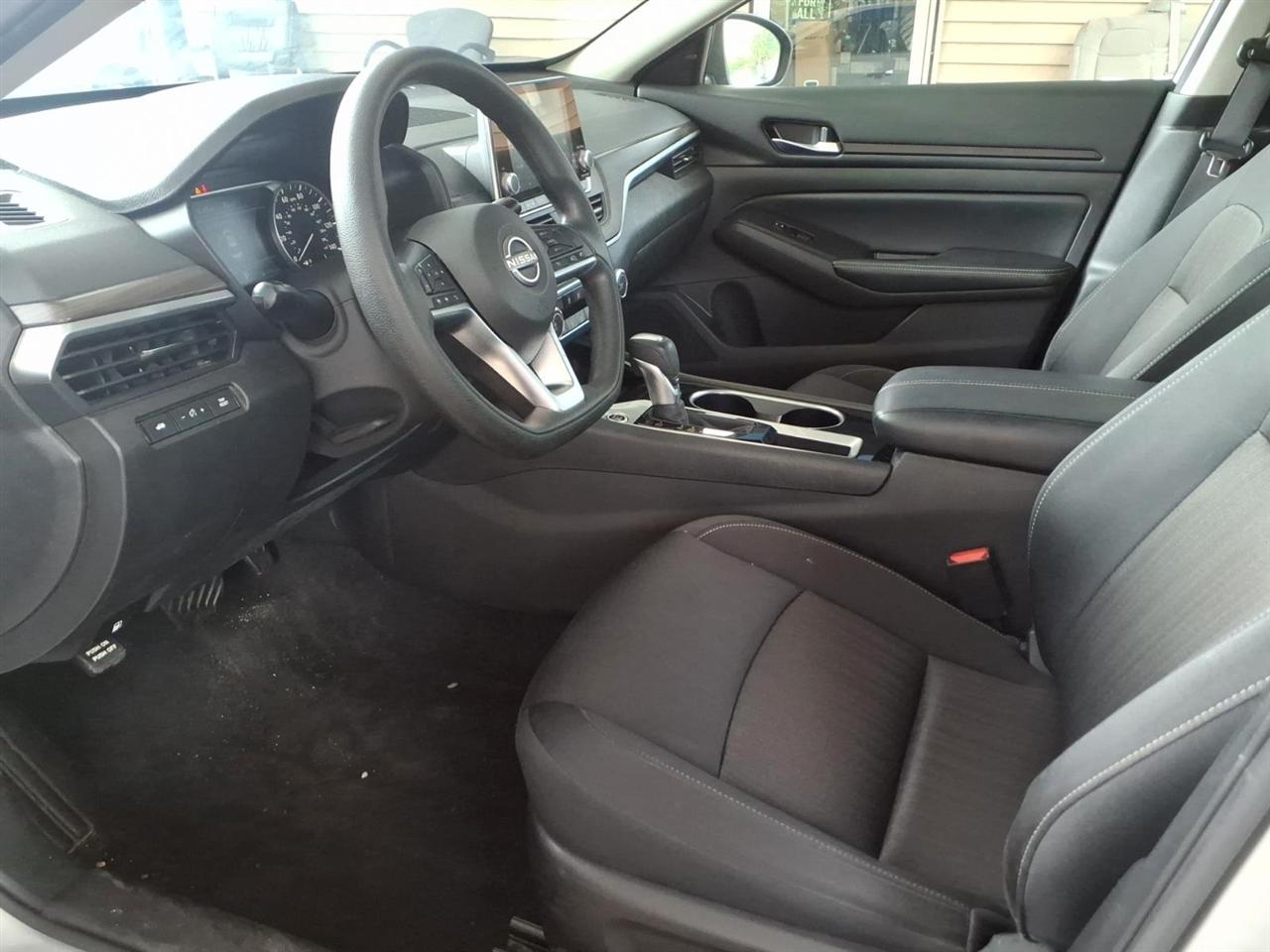 Nissan Altima  2024