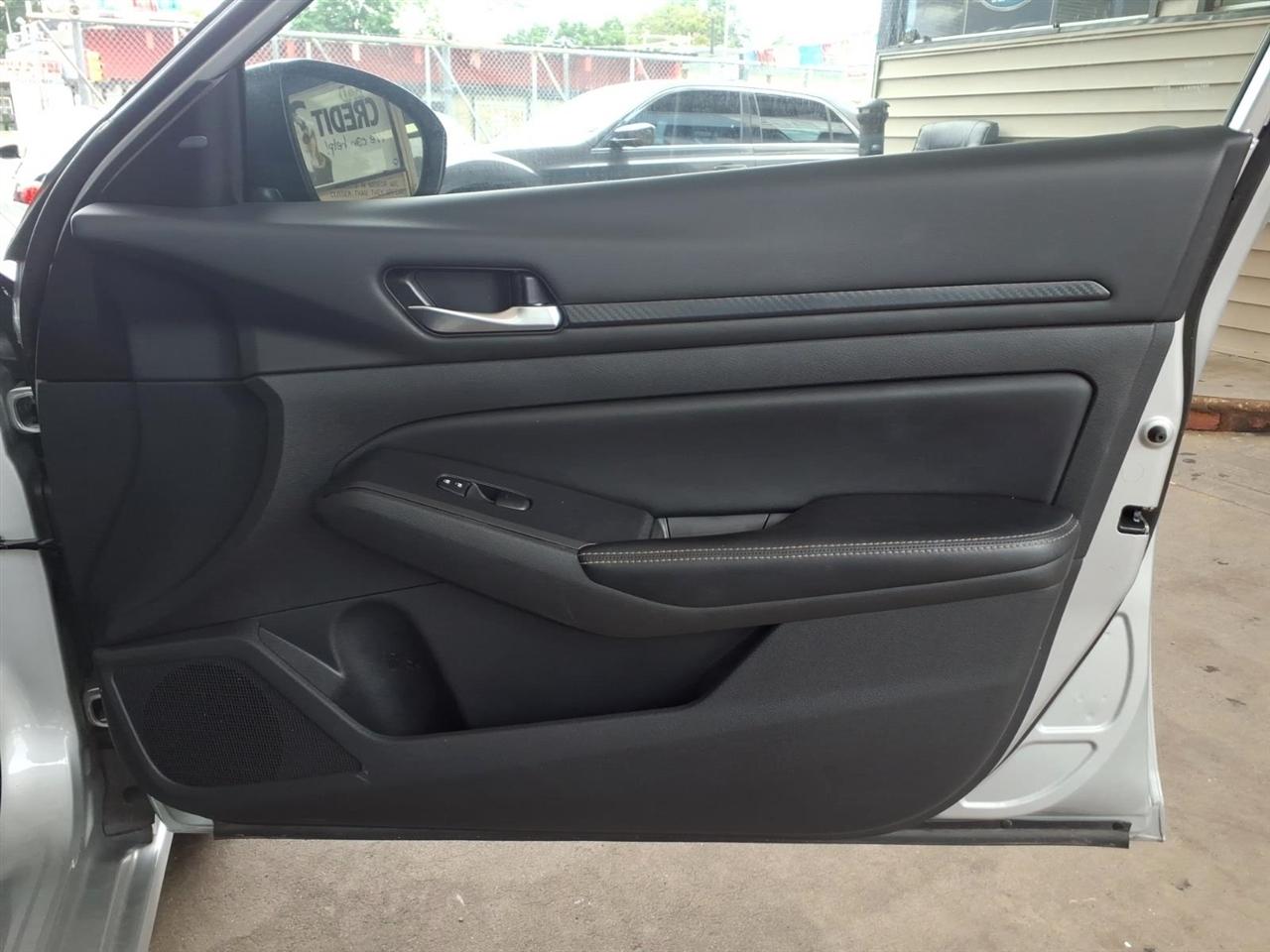 Nissan Altima  2024