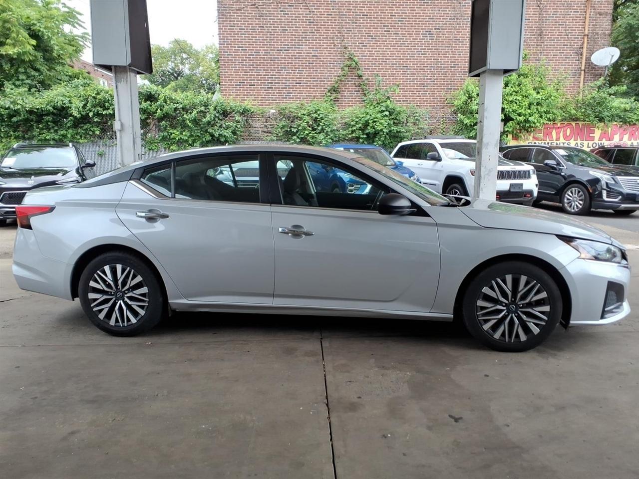 Nissan Altima  2024