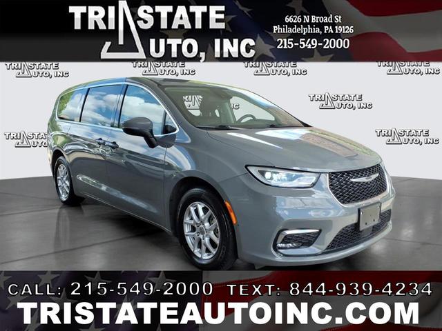 Gray 2023 Chrysler Pacifica Minivan Front-Wheel Drive Automatic