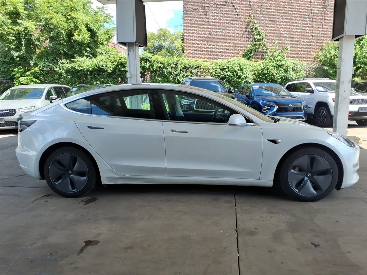 Tesla Model 3  2020