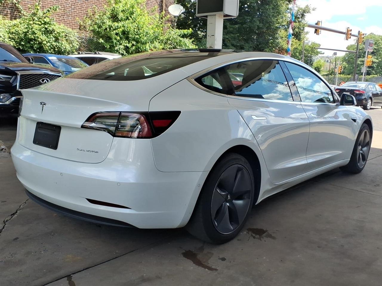 Tesla Model 3  2020