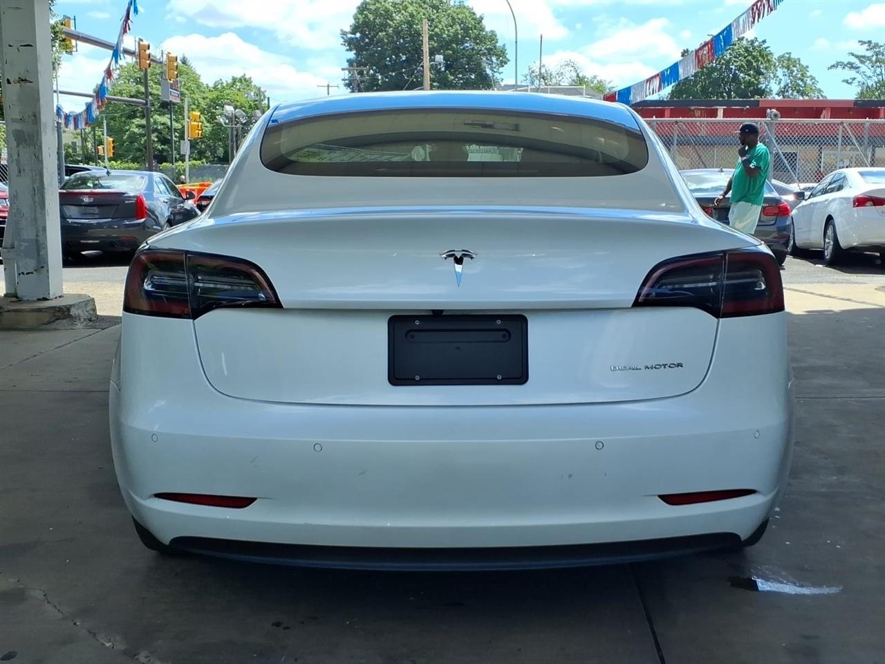 Tesla Model 3  2020