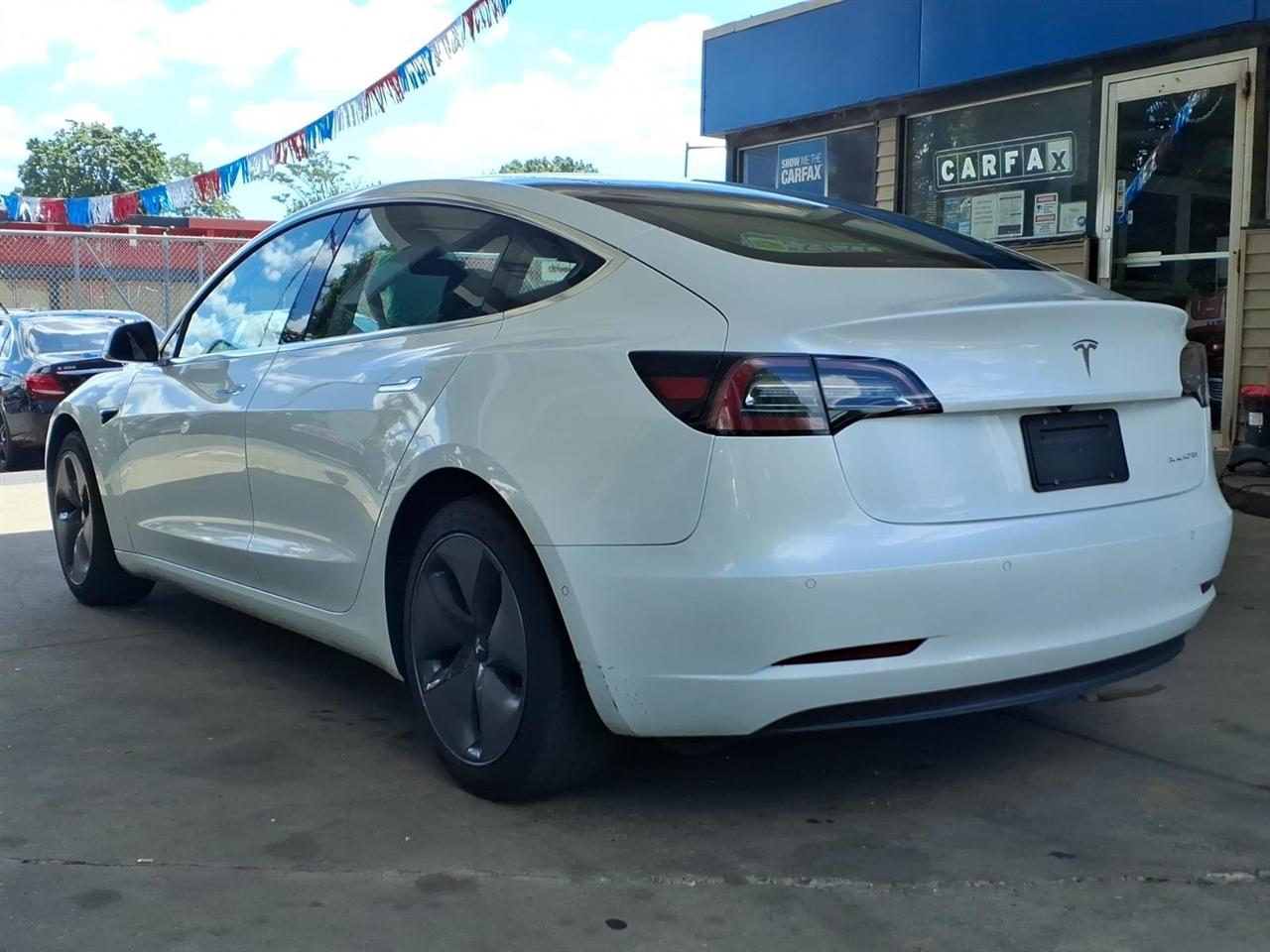 Tesla Model 3  2020