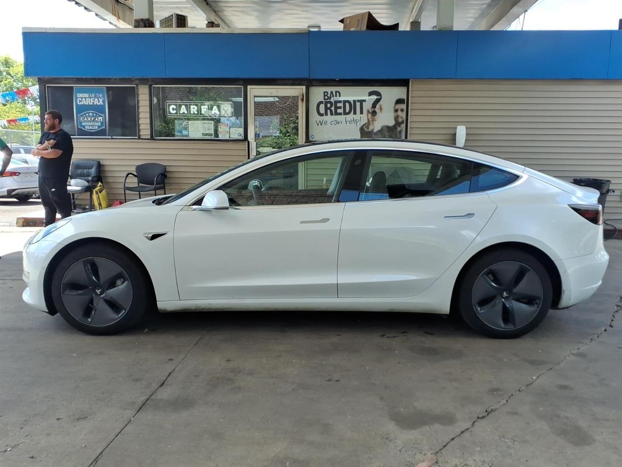 Tesla Model 3  2020