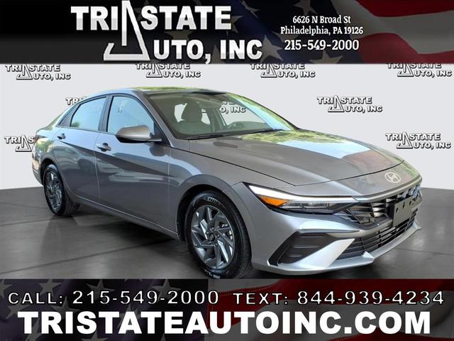 Gray 2024 Hyundai Elantra Sedan Front-Wheel Drive Automatic