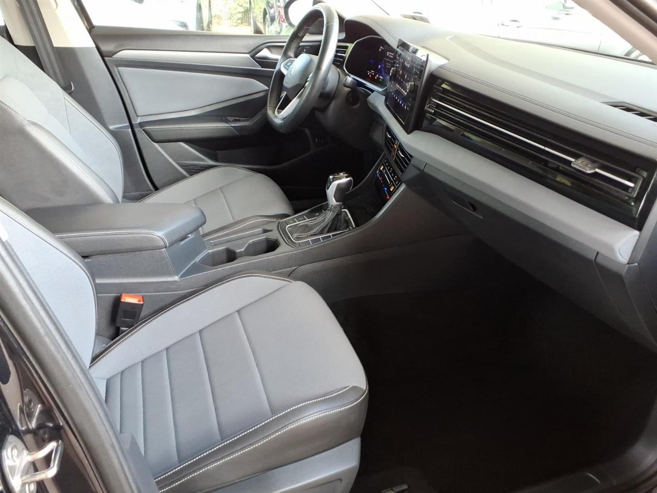 Volkswagen Jetta  2025