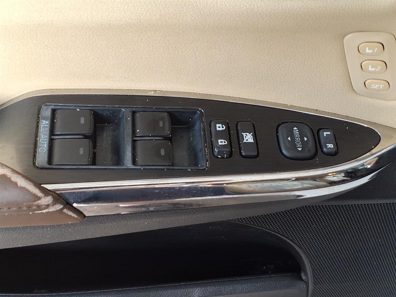 Toyota Avalon  2016