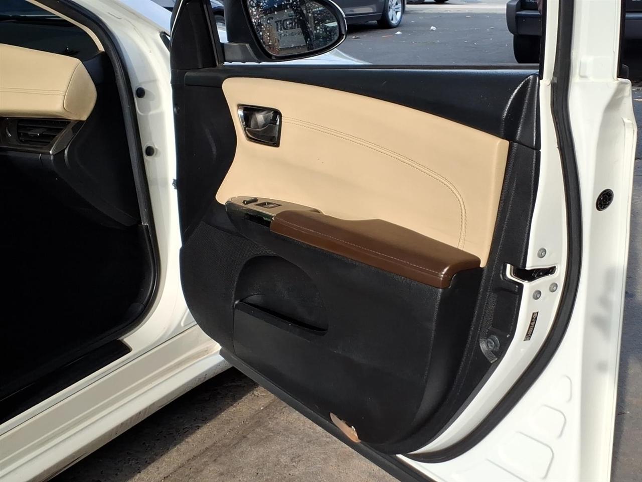 Toyota Avalon  2016