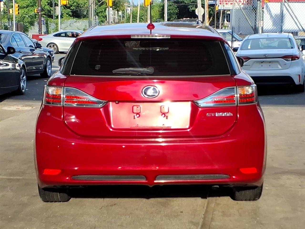 Lexus CT 200h  2013
