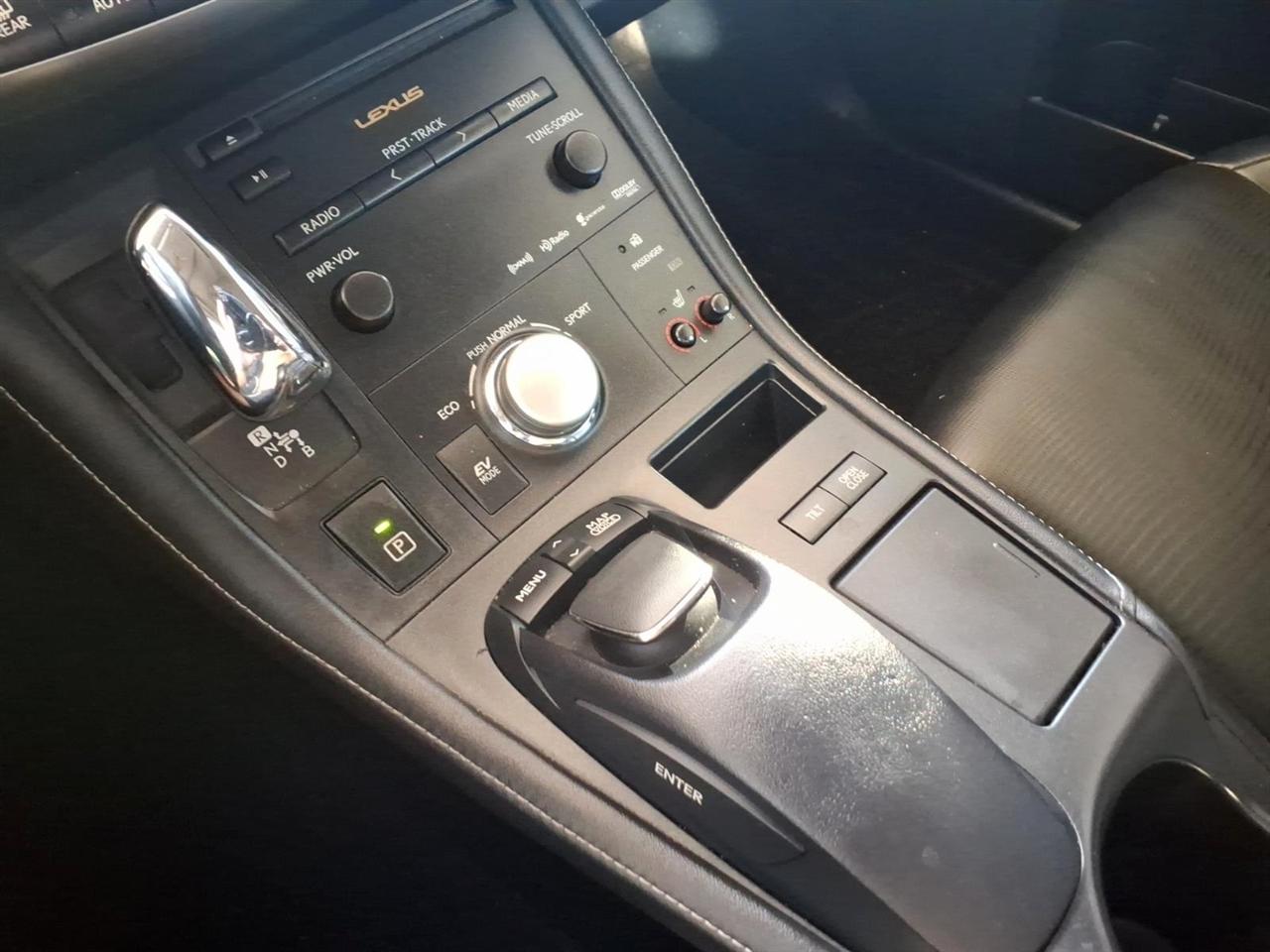 Lexus CT 200h  2013