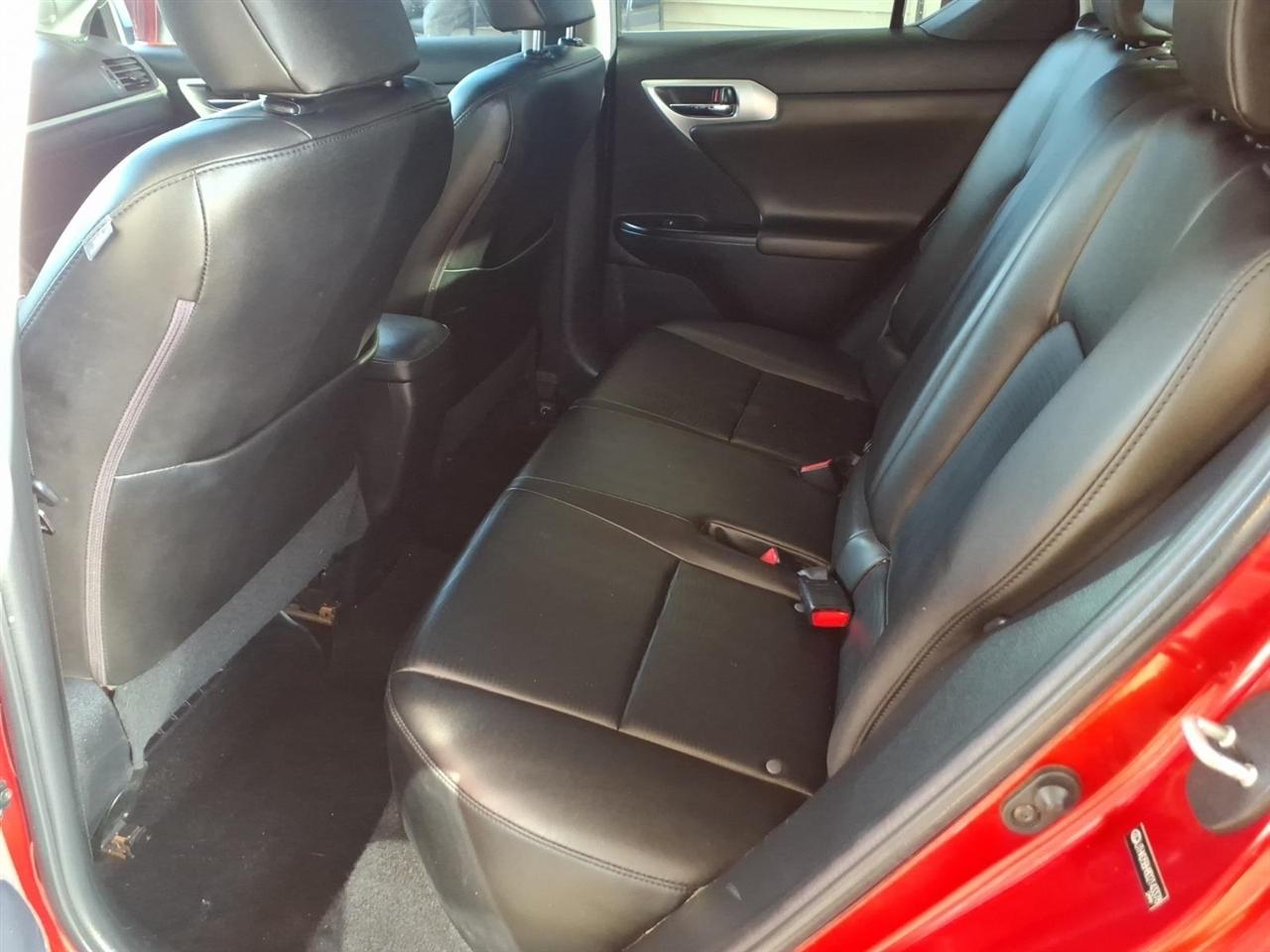 Lexus CT 200h  2013