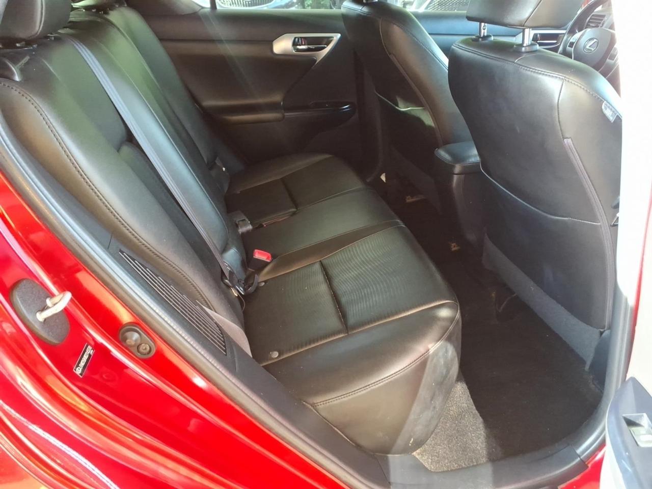 Lexus CT 200h  2013