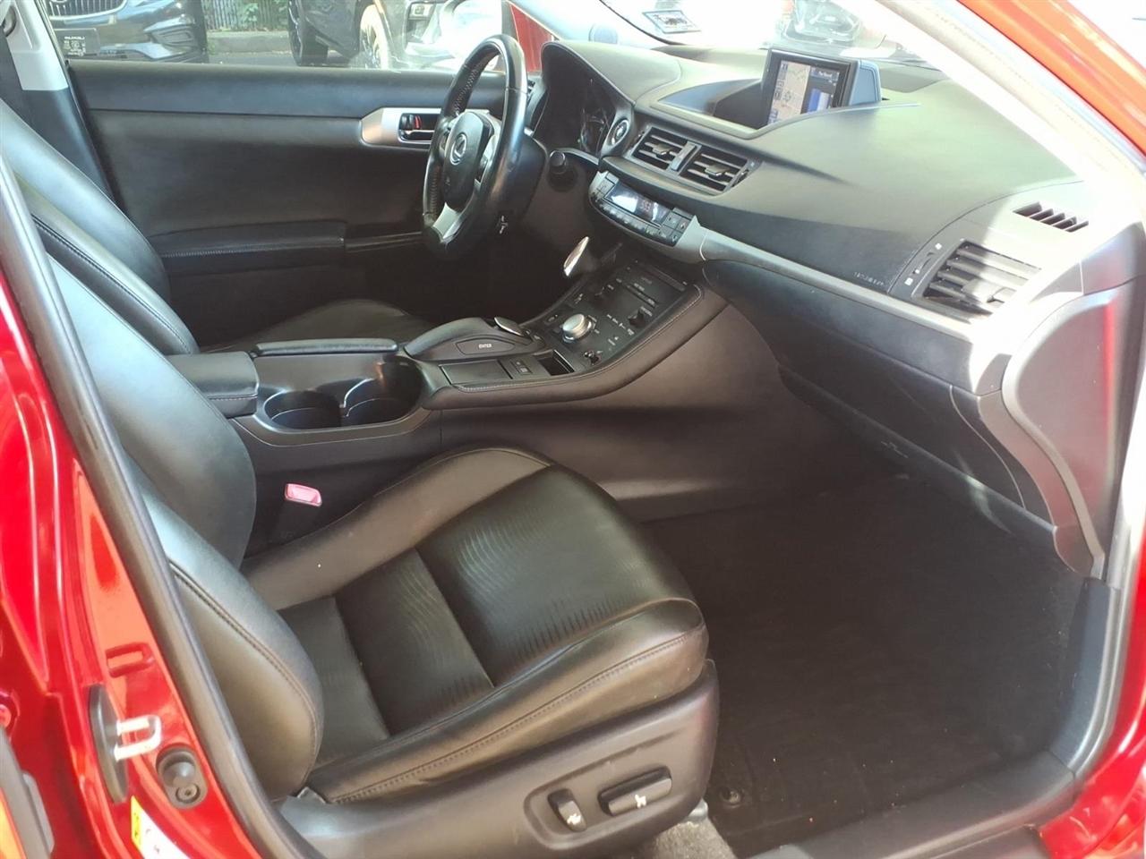 Lexus CT 200h  2013