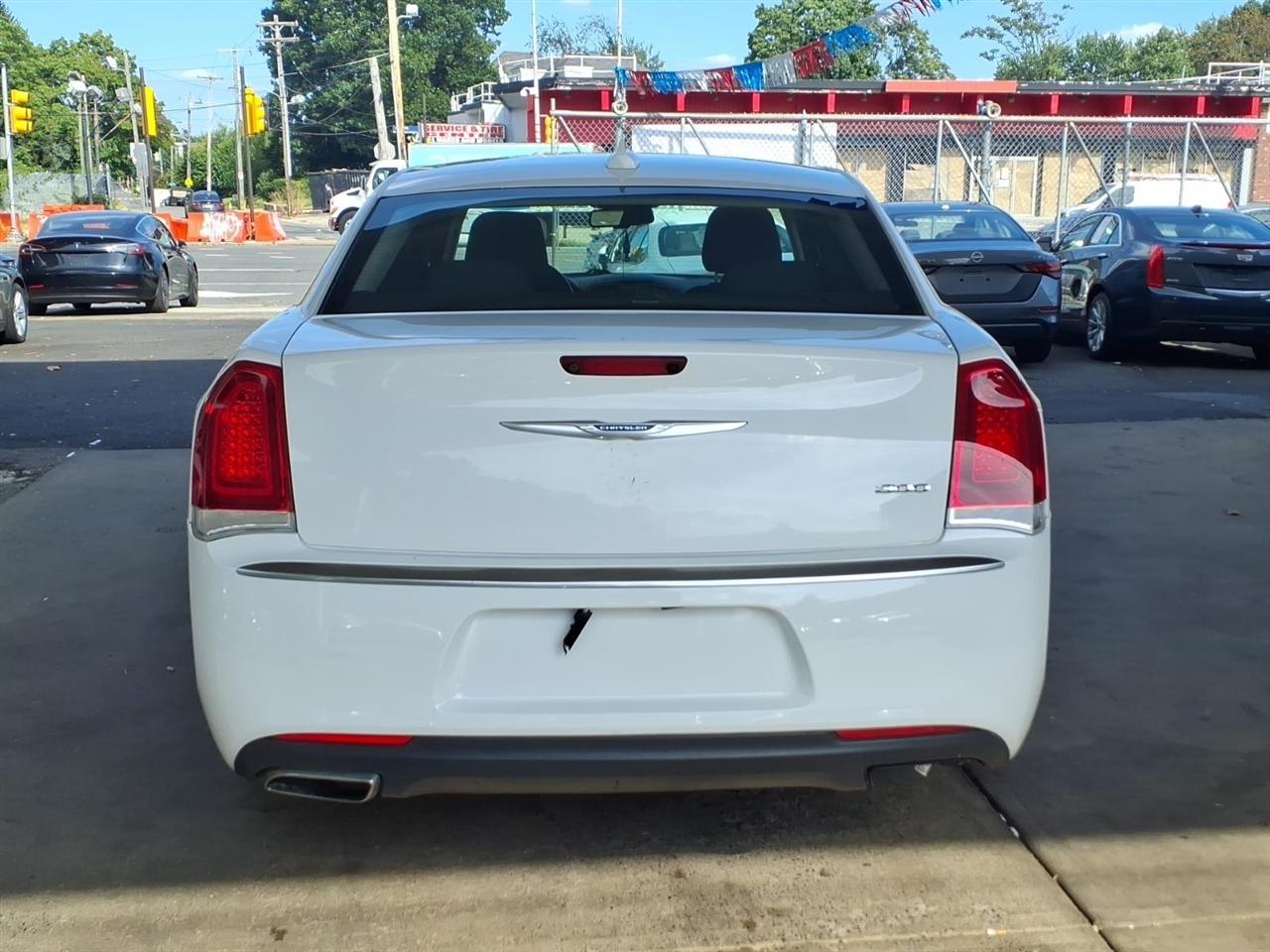 Chrysler 300  2018