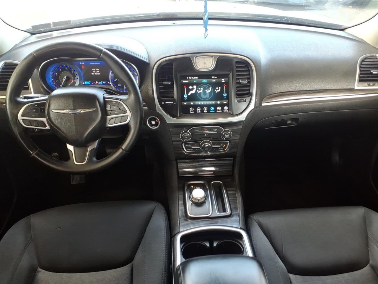 Chrysler 300  2018