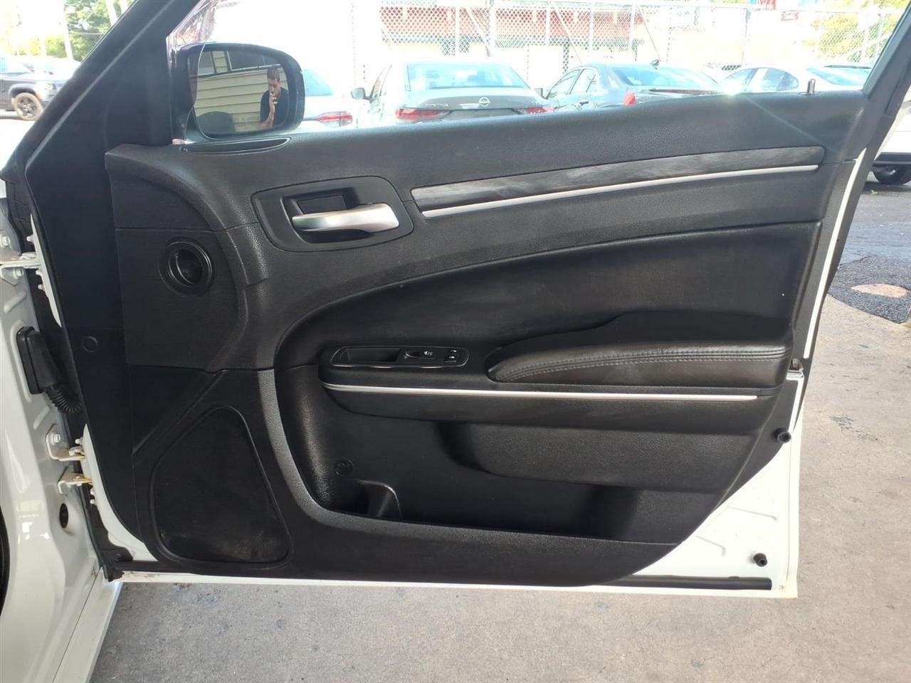 Chrysler 300  2018