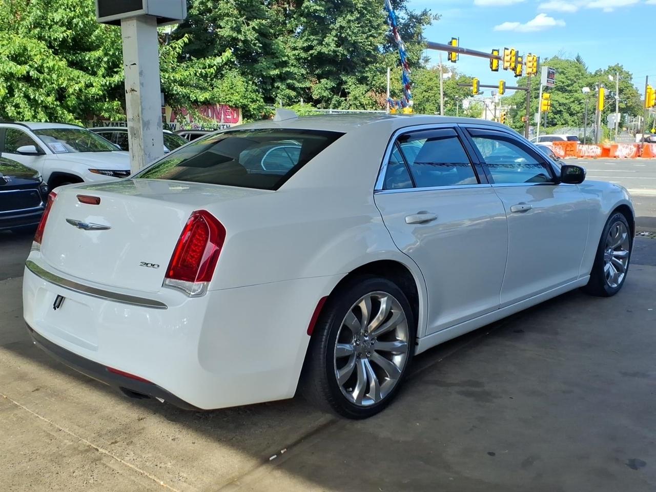 Chrysler 300  2018